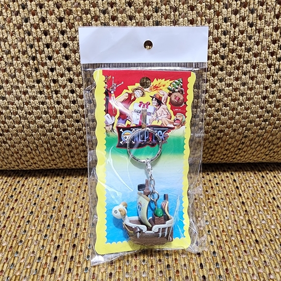 [NEW] One Piece Miniature Going Merry Keychain Keycharm / Japanese Anime / Manga - Picture 2 of 3